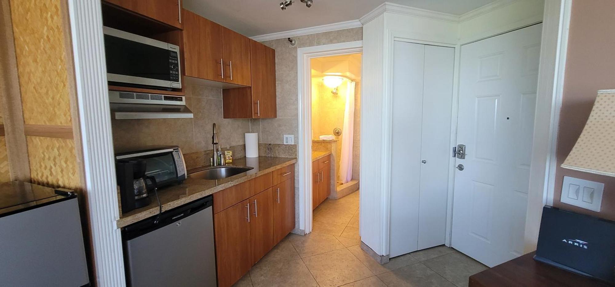 Waikiki Studio Steps To Beach-Mall Free Parking-Wifi هونولولو الغرفة الصورة