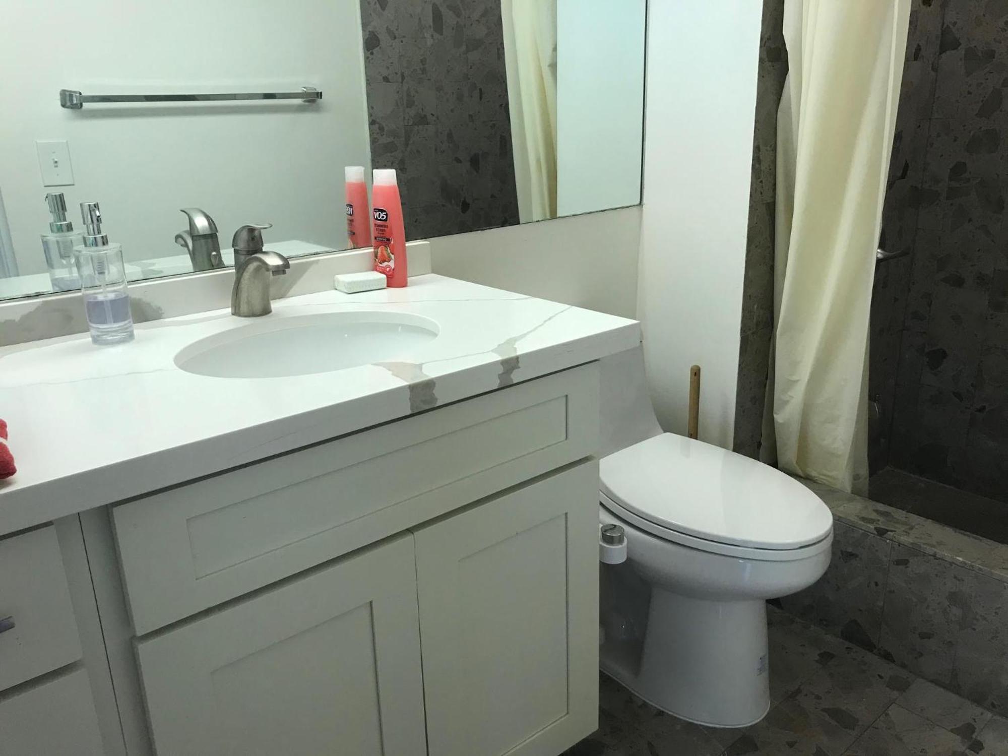 Waikiki Studio Steps To Beach-Mall Free Parking-Wifi هونولولو الغرفة الصورة